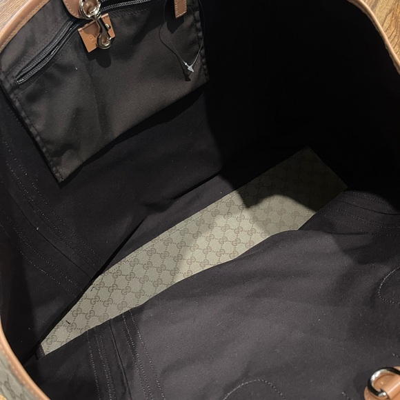 🎉 HOST PICK 🎉 Gucci travel bag overnight luggage bag NEVER CARRIED!   🔥🔥 - Picture 7 of 15